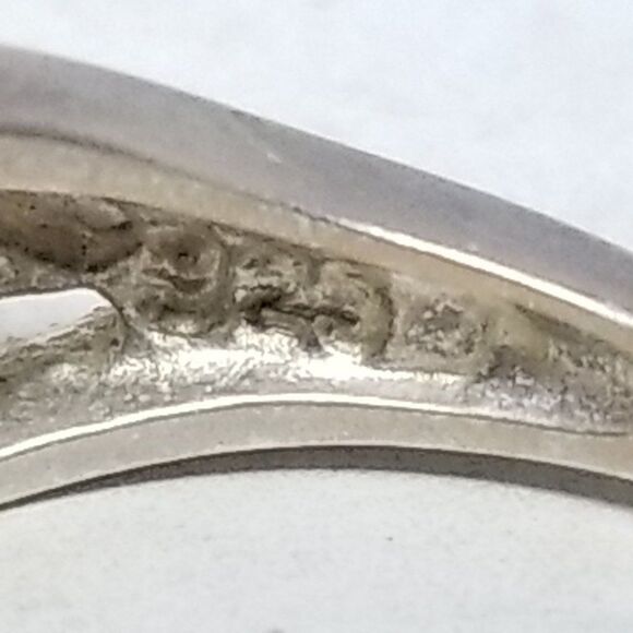 Vintage Avon Sterling Silver Round Solitaire Ring, Size 5 Band, Classic Estate - Picture 5 of 10